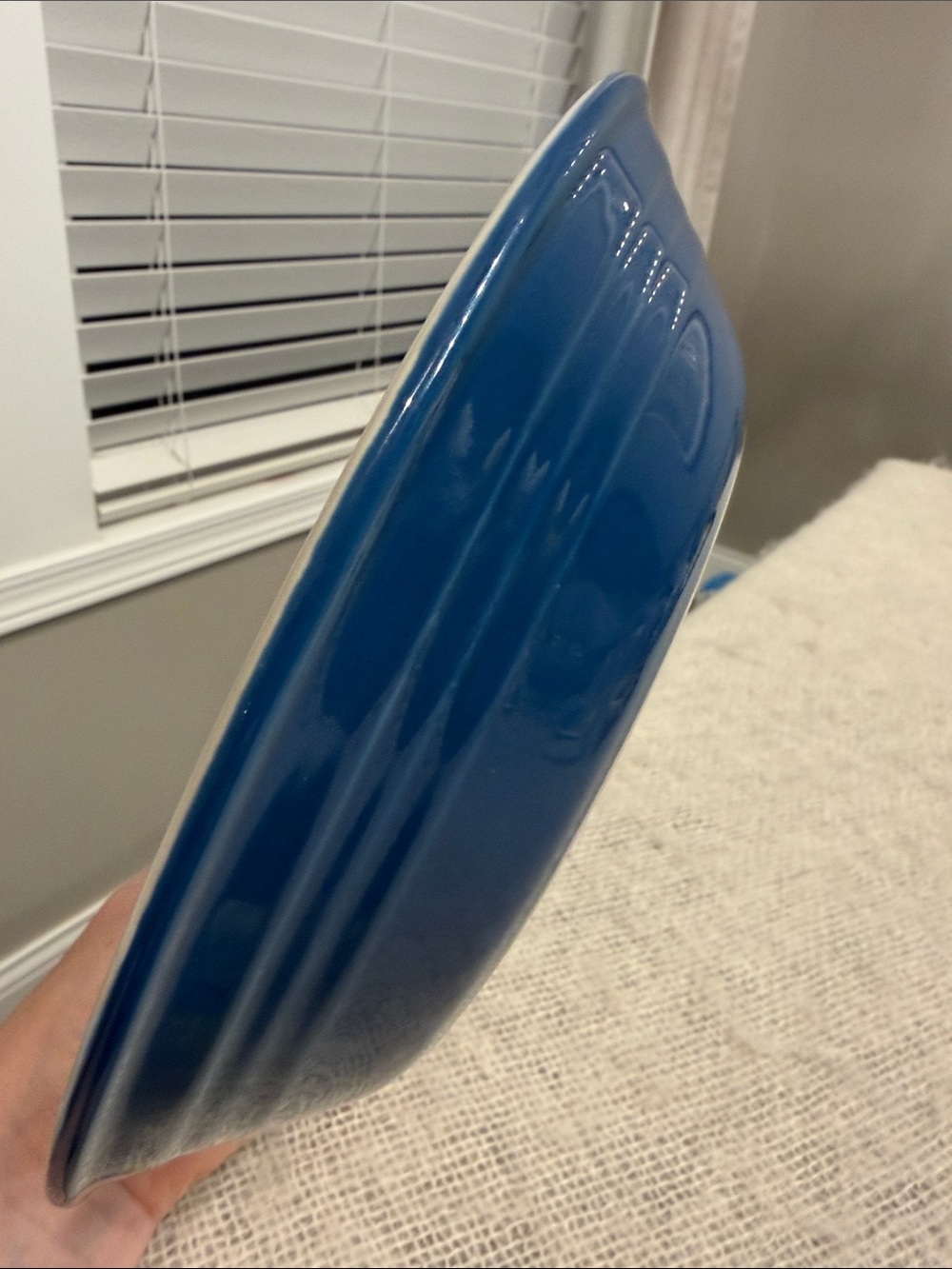 Le Crueset 9”  NEW  blue pie dish